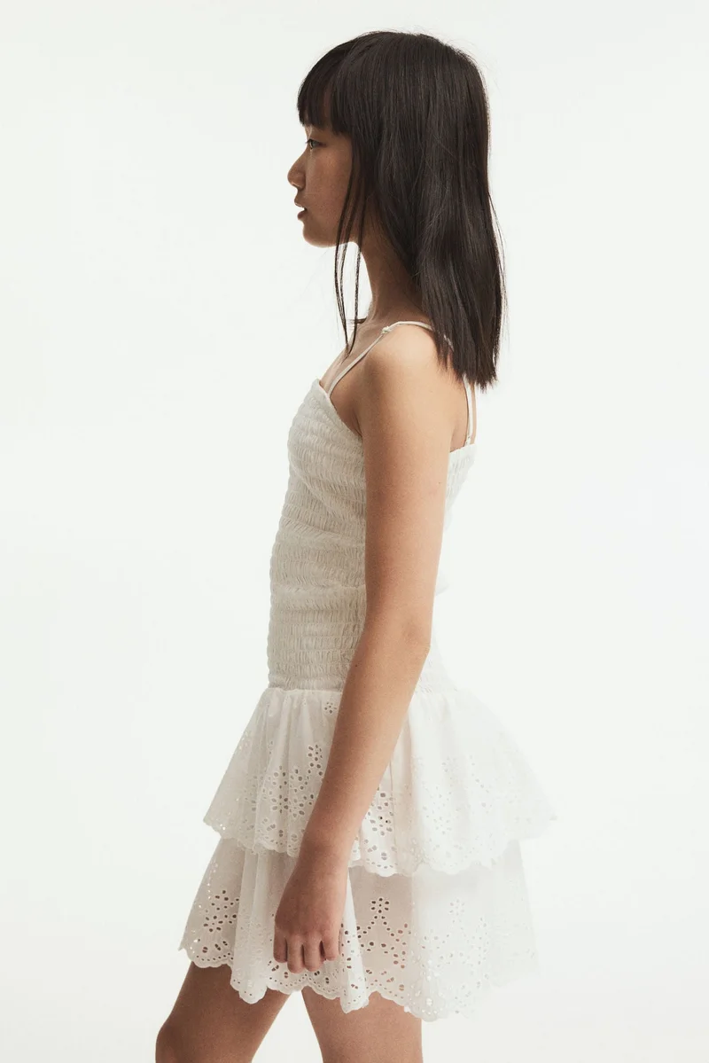 اتش اند ام فستان بحمالات كتف رفيعة من نسيج مرن